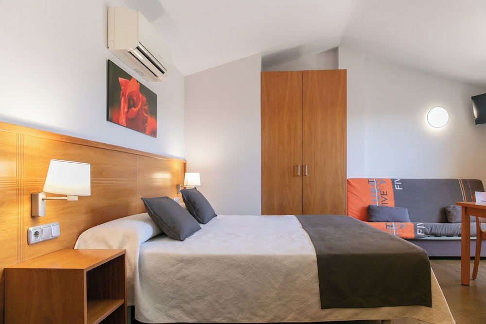 Superior Double Room (2 adults)