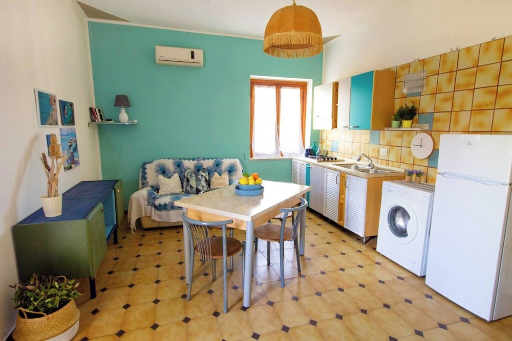 House, 2 Bedrooms, Smoking, Garden View photo 2