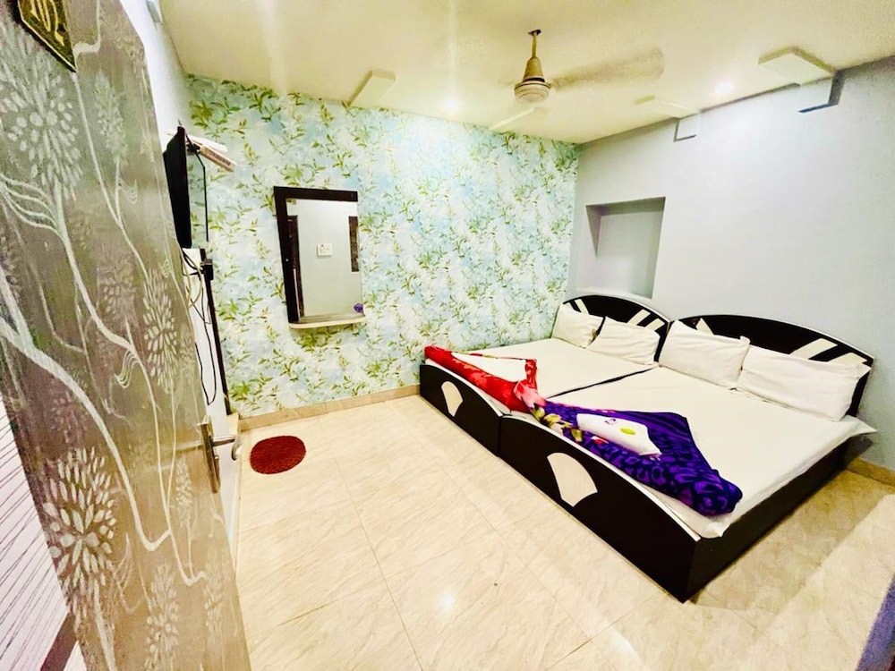 Deluxe Quadruple Room, City View