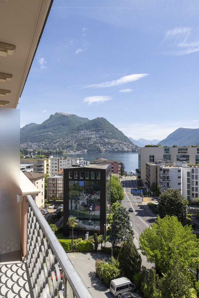 Standard Double or Twin Room, 1 Bedroom, Lake View - Photo 2