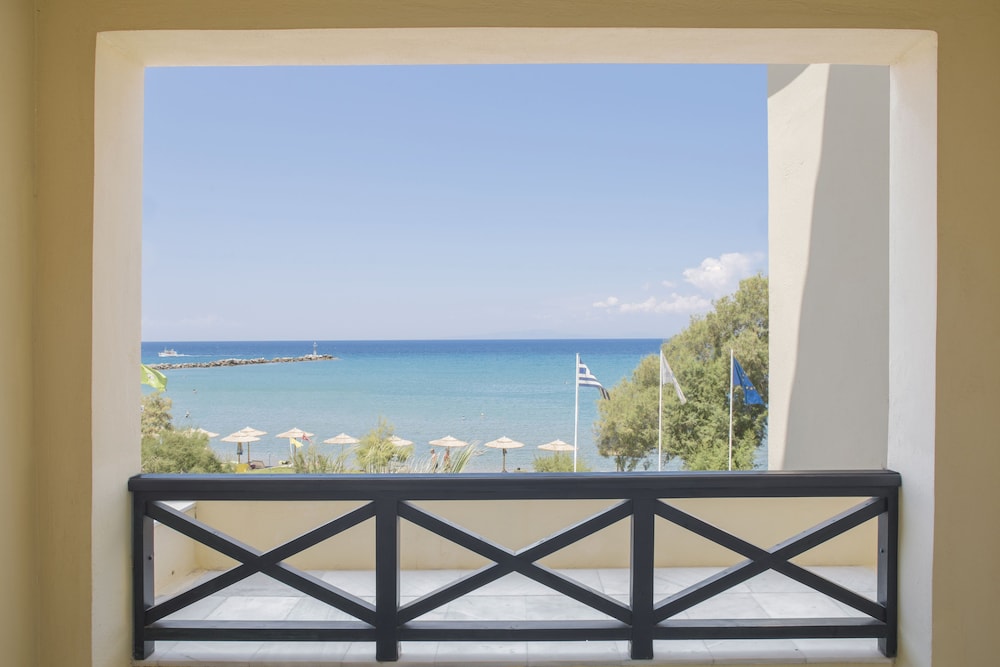 Sea Front Room photo 2