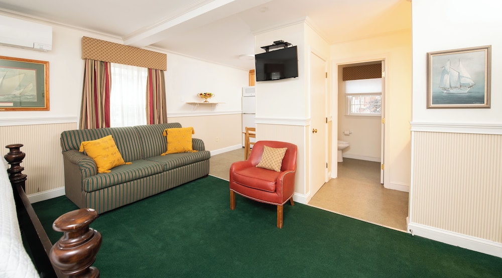 Traditional Apartment (No Pets) - Photo 5