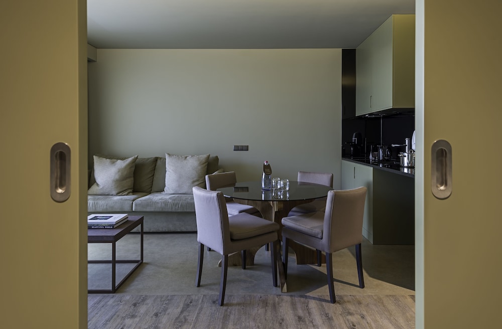 Courtyard Suite photo 2