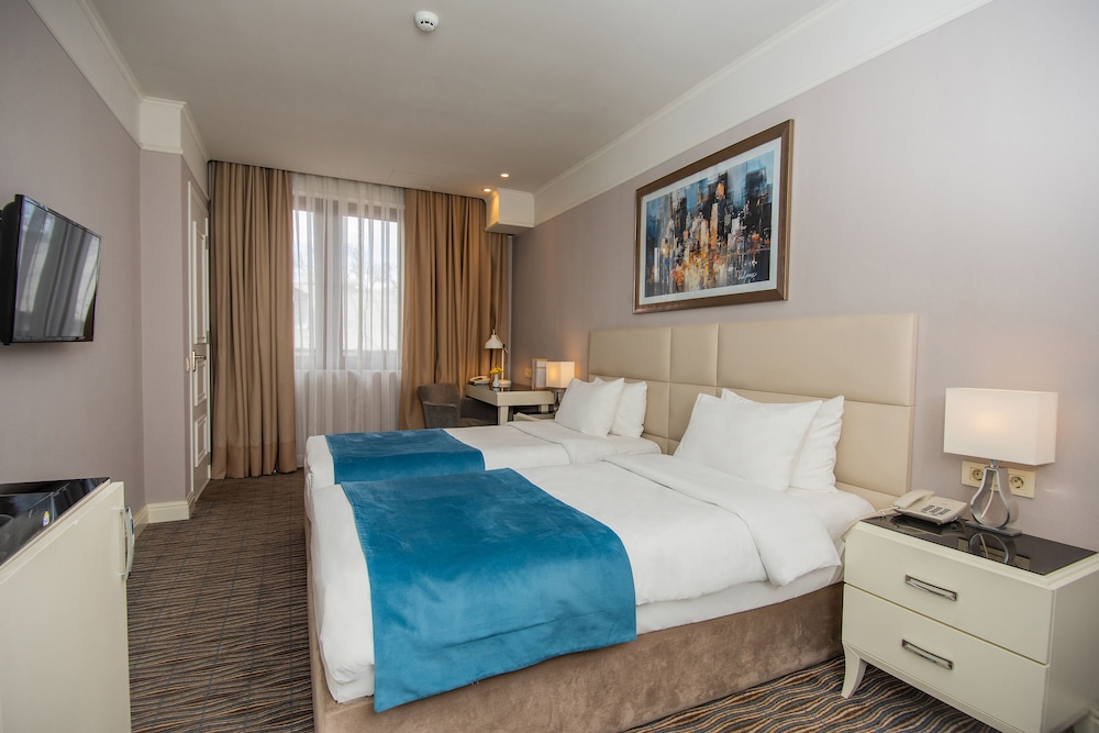 Classic Twin Room, 2 Twin Beds photo 3