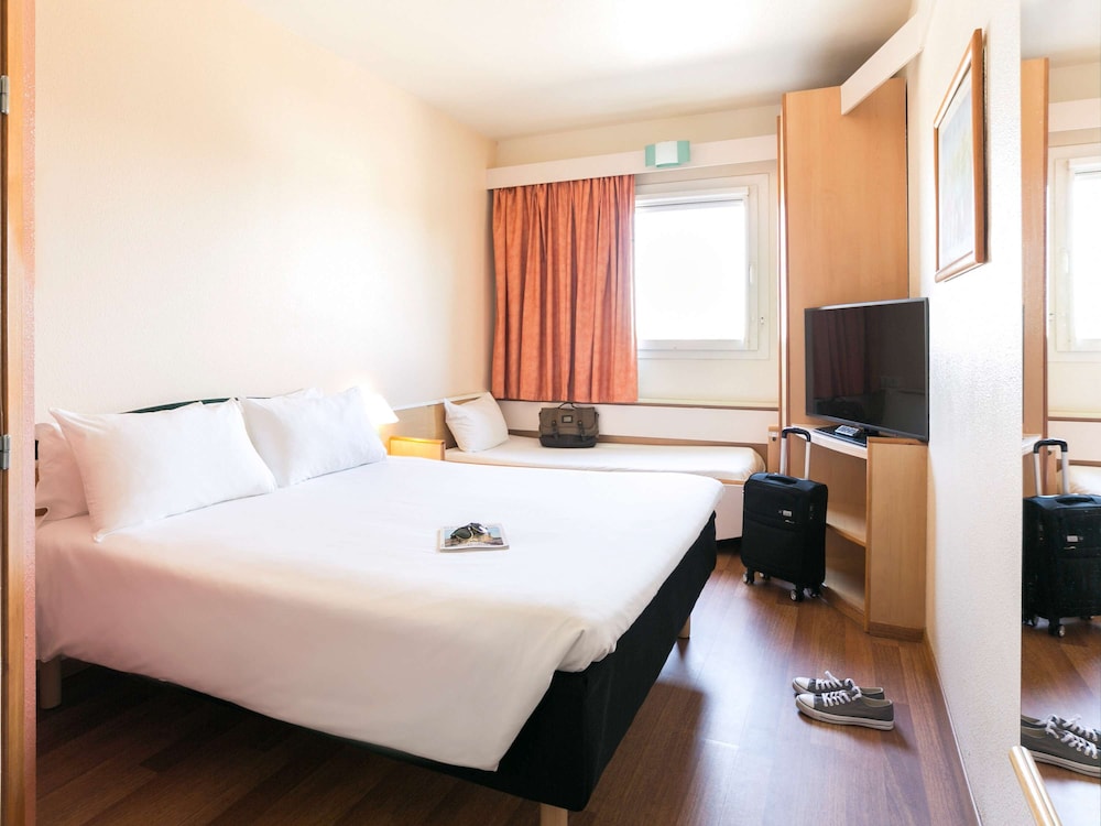 Family Room, Multiple Beds (with 1 Double Bed and Extra Bed) - Photo 1