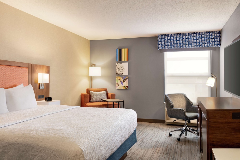 Accessible King Bed with Tub - Photo 3