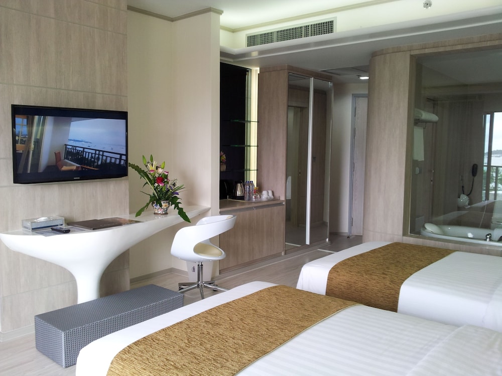 Superior Room (Chic Tower) - Photo 6