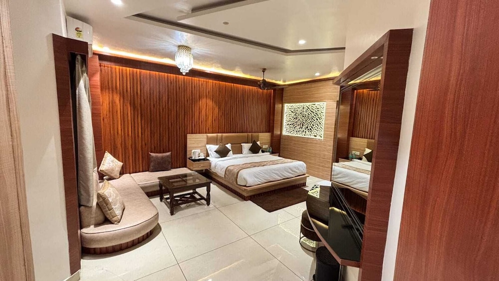 Luxury Suite, Balcony, Resort View