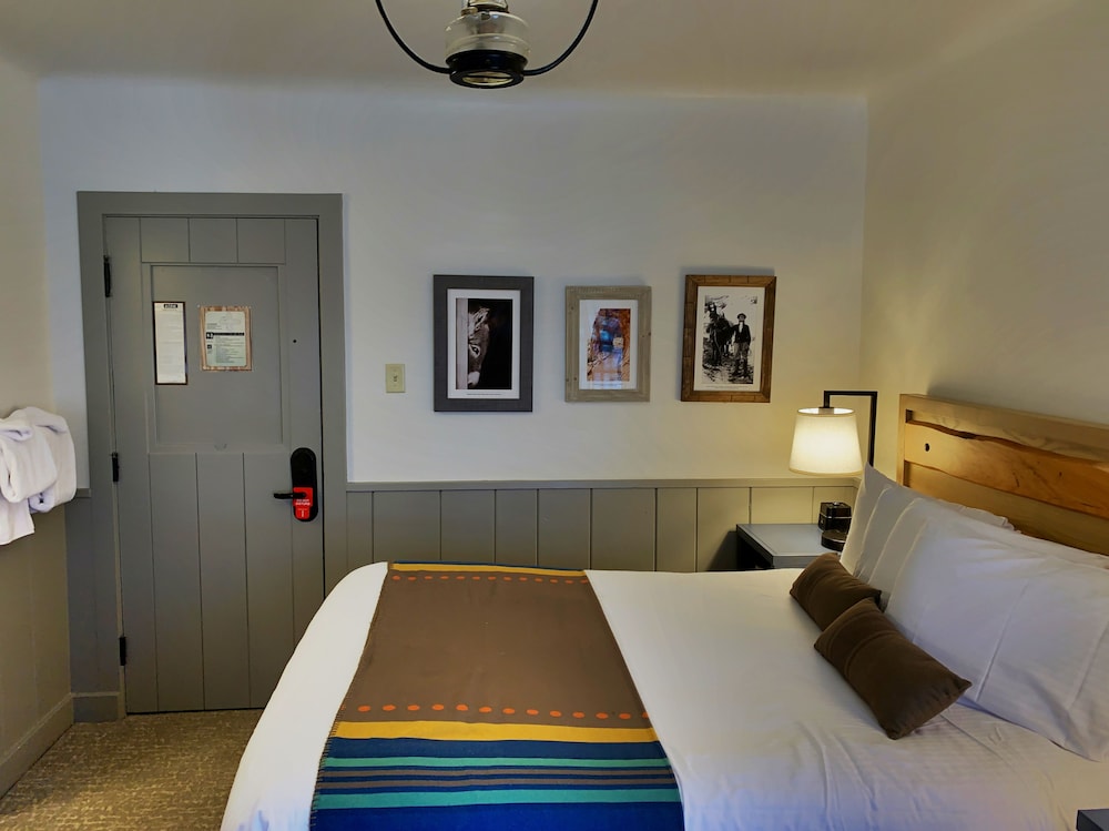 Standard Room (1 Double) No A/C thumbnail 5