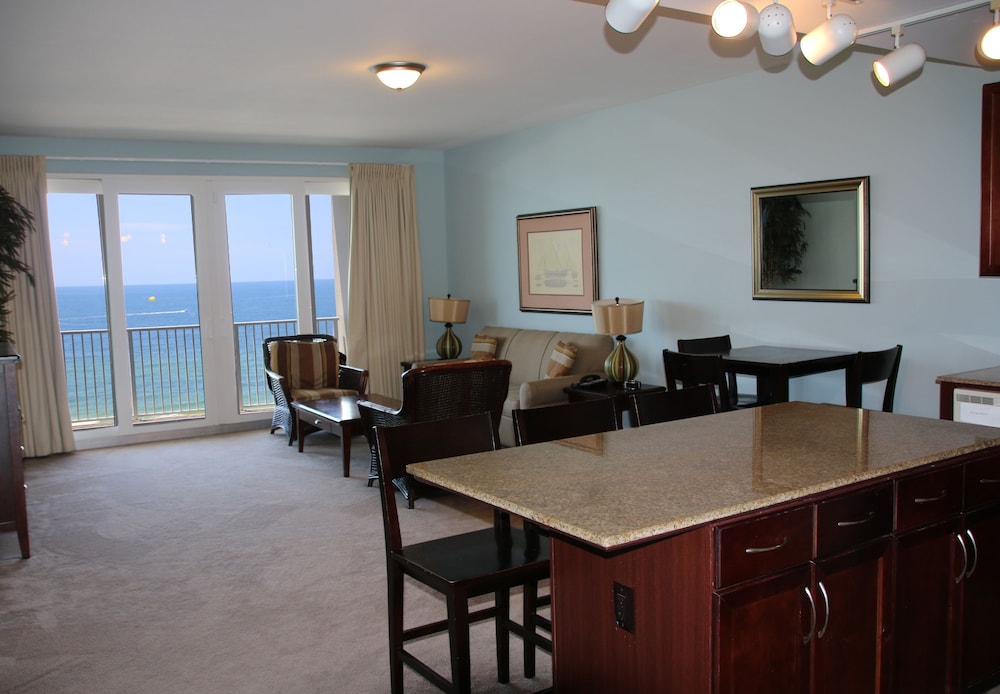 Condo, 3 Bedrooms, Kitchen, Ocean View