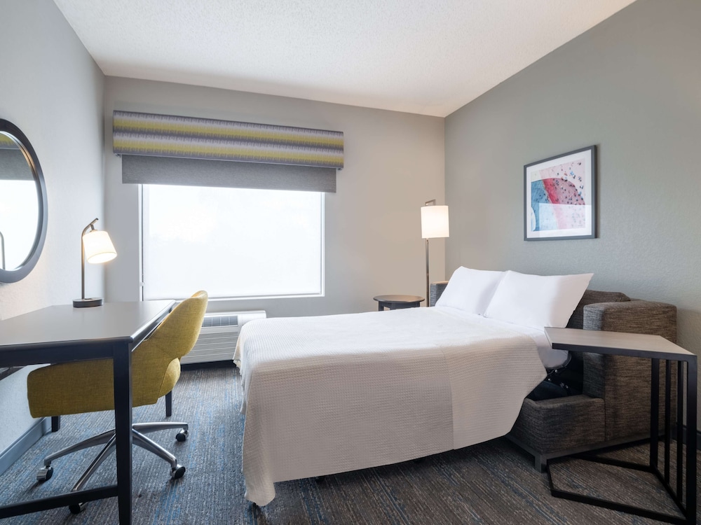 1 King Deluxe Room, Non-Smoking - Photo 4