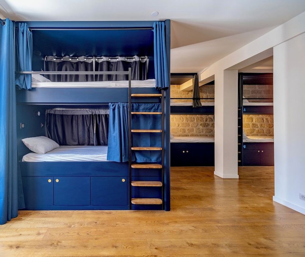 Shared Dormitory, Women only, Non Smoking (5 Twin Bunk Beds) photo 3