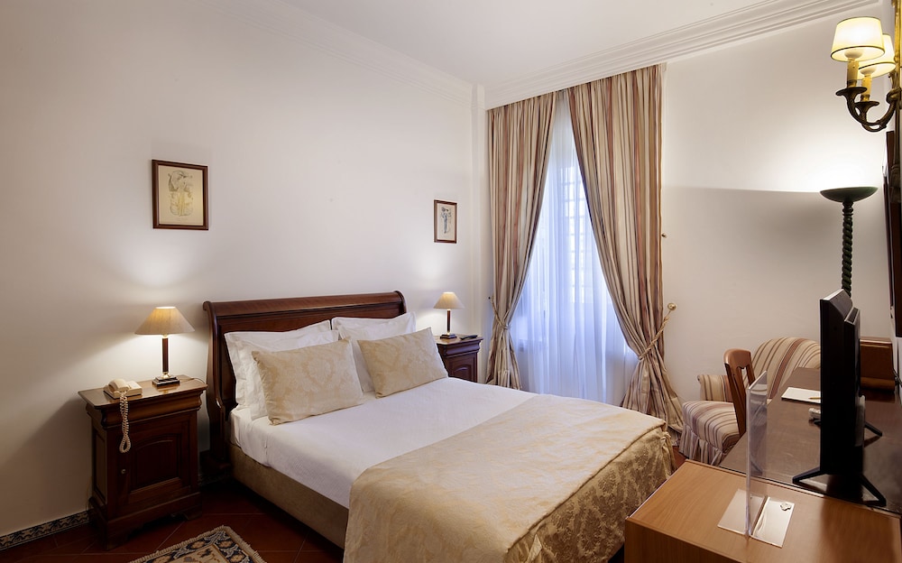Standard Double Room - Photo 2