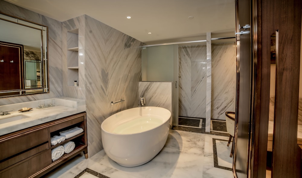 Premium Suite - Photo 3
