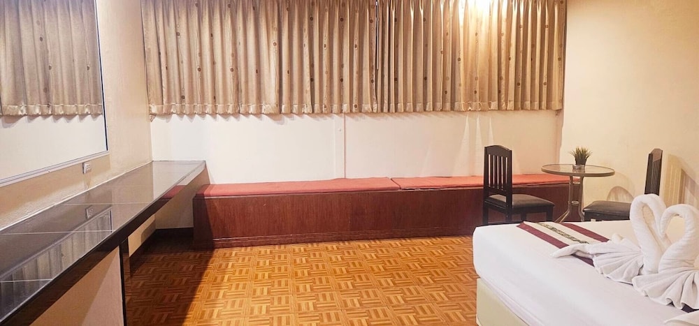 Superior Double Room thumbnail 6