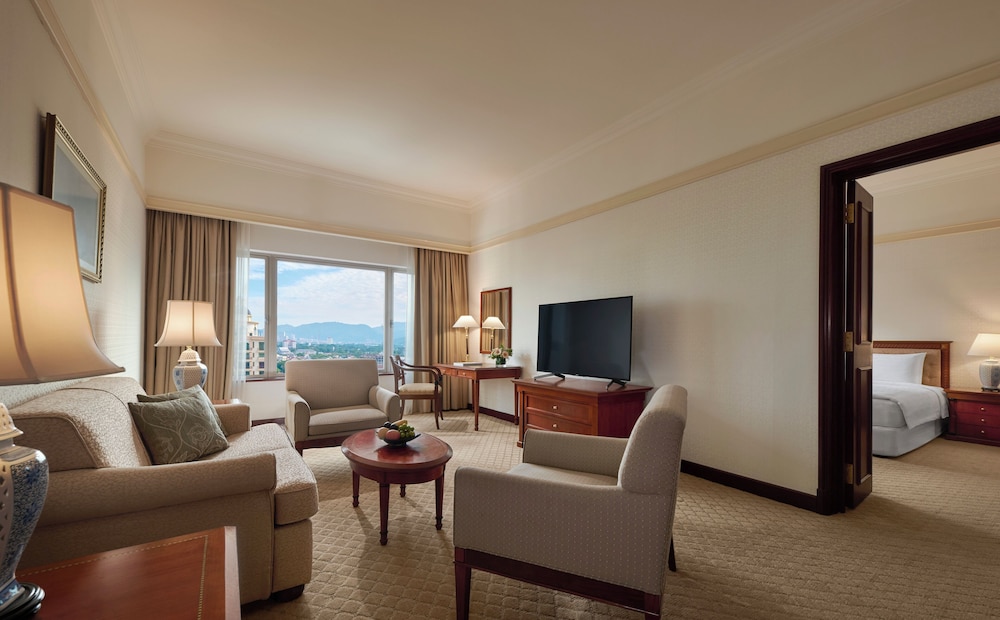 Deluxe Suite - Photo 1
