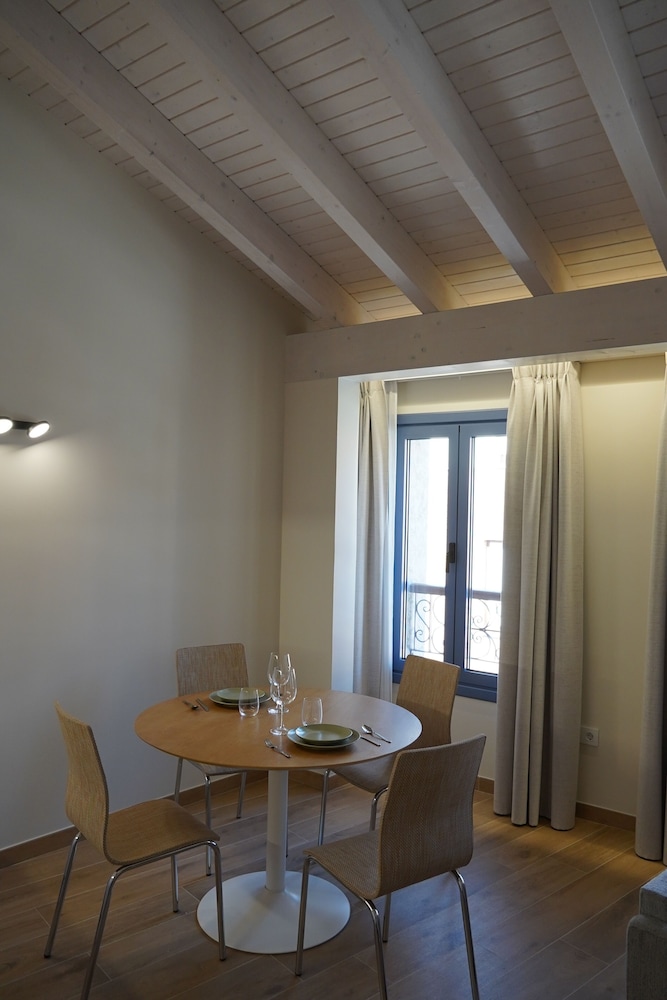 Deluxe Suite, City View photo 3