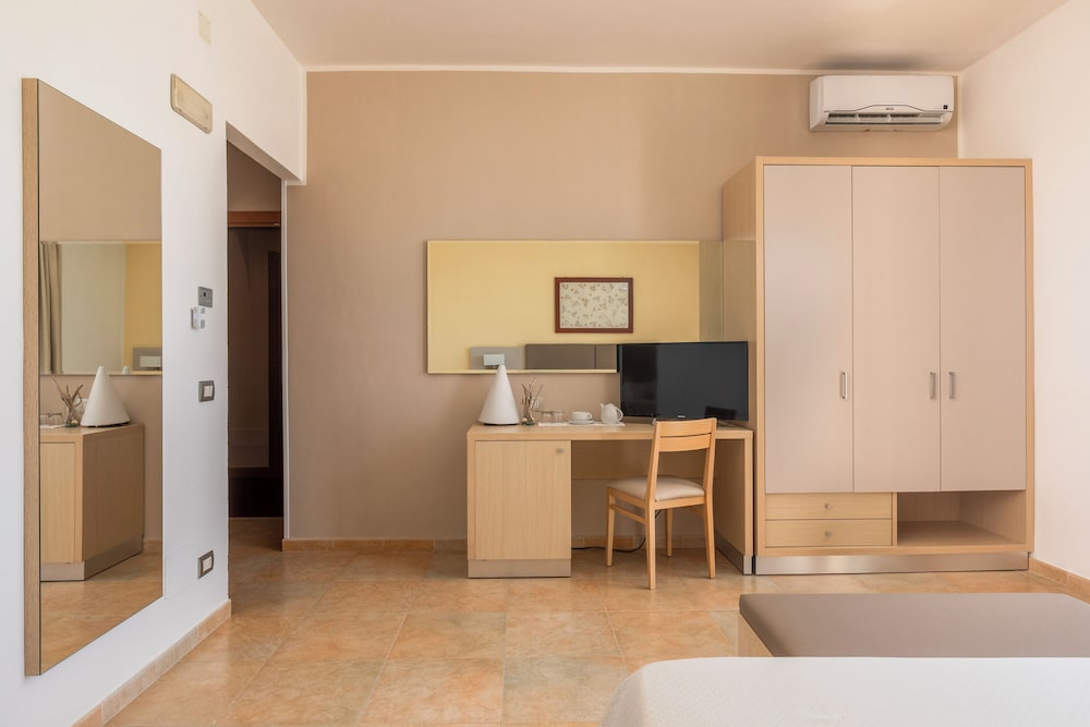 Superior Double or Twin Room photo 3