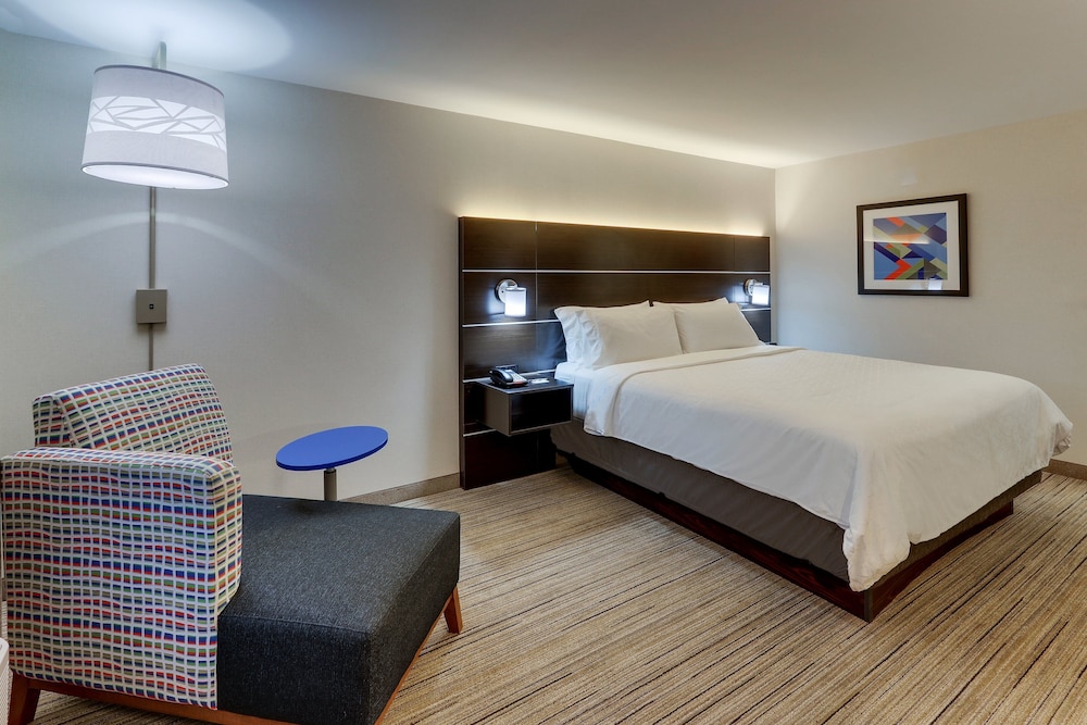 Standard Room, 1 King Bed - Photo 11