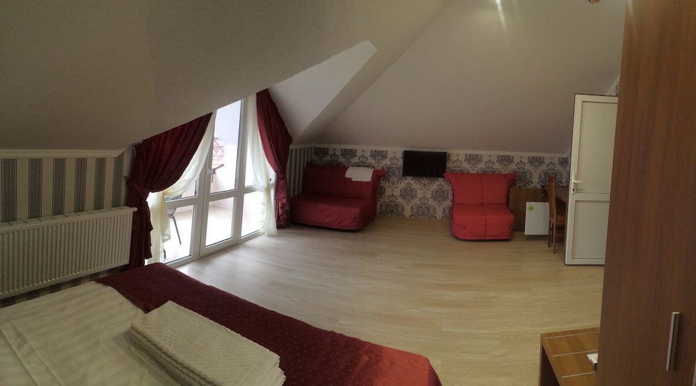 Family Room photo 2