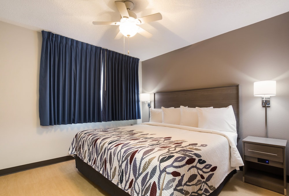 Suite, 1 King Bed, Non Smoking - Photo 1