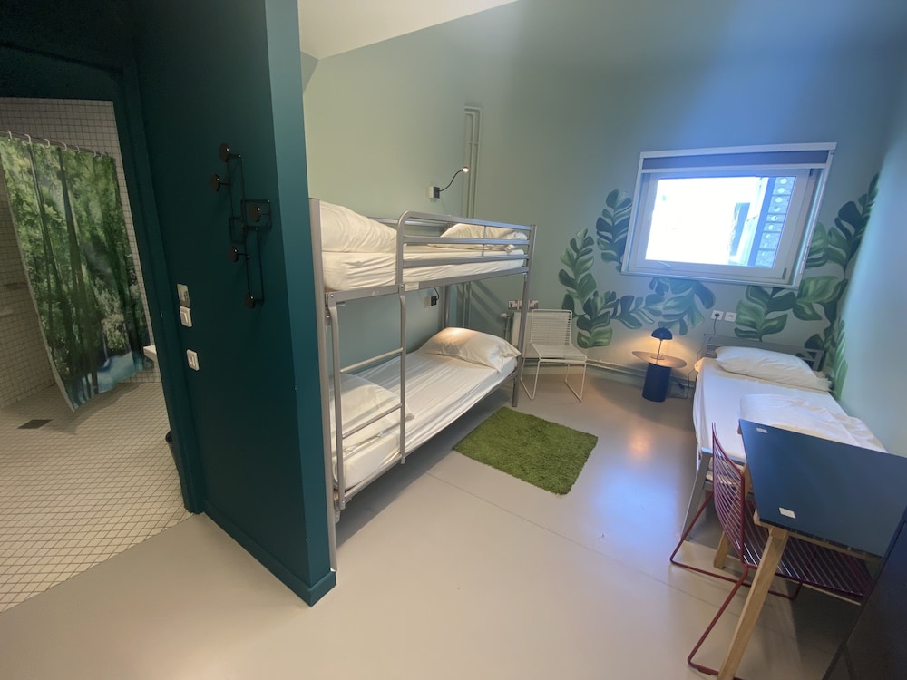 Triple Room (with shower) - Photo 7