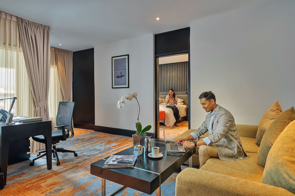 Superior King Suite - Photo 1