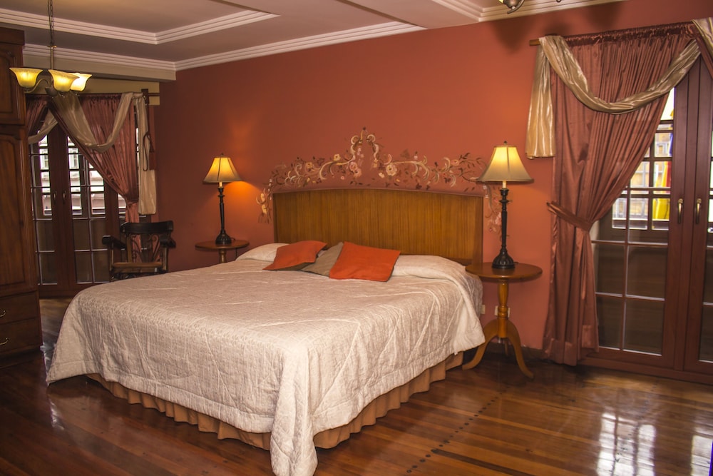Honeymoon Double Room, 1 King Bed, Non Smoking, City View photo 2