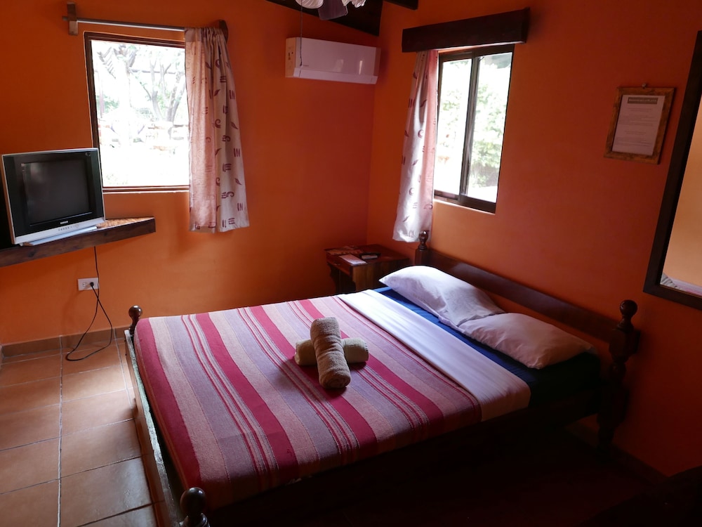Economy Double Room, Shared Bathroom photo 1