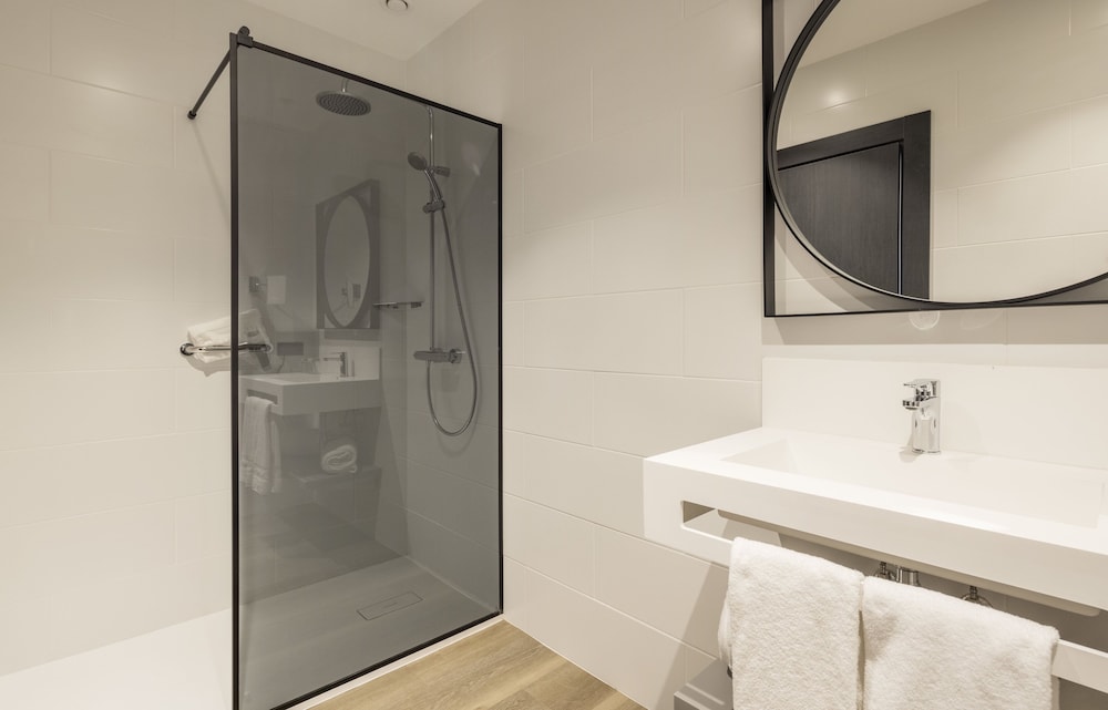 Premium Room - Photo 7