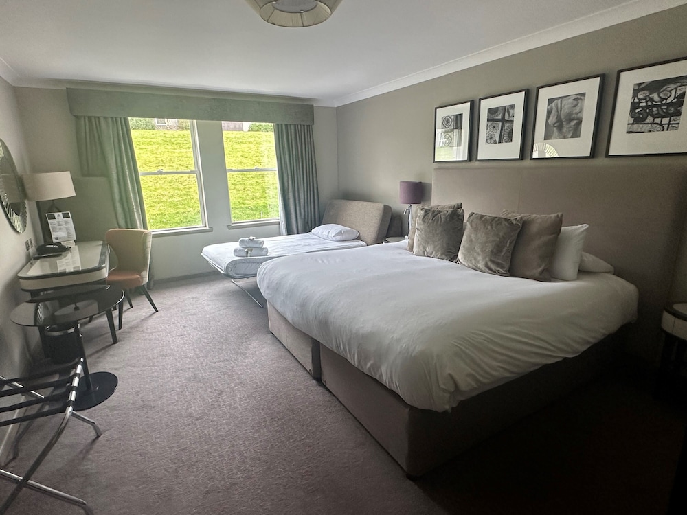 Family Triple Room, 1 King Bed photo 1