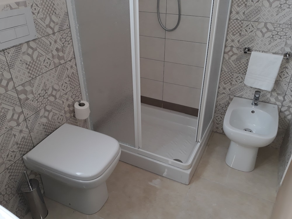 Exclusive Triple Room, Balcony, City View photo 2