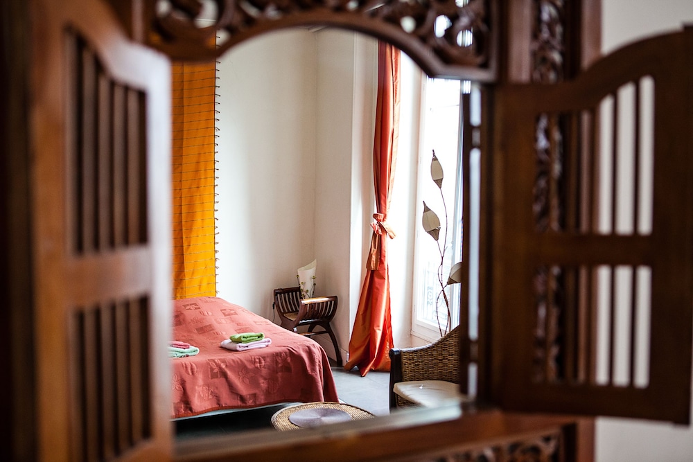 Triple Room, Shared Bathroom