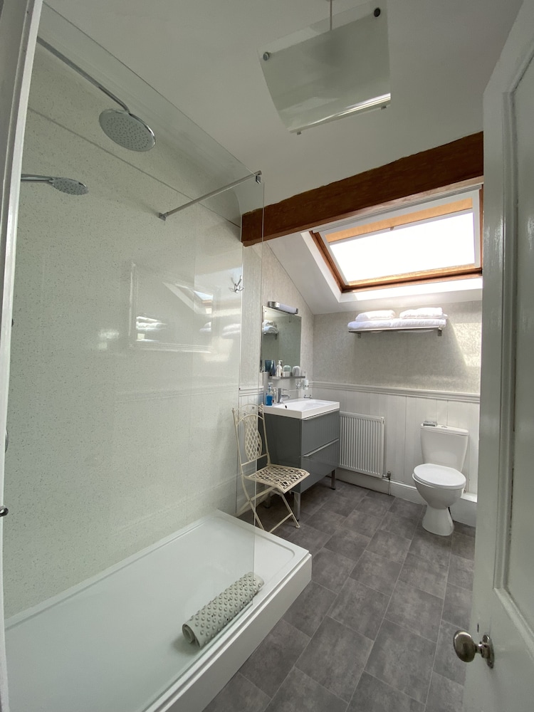 Double Room, Ensuite (Room 5) photo 2