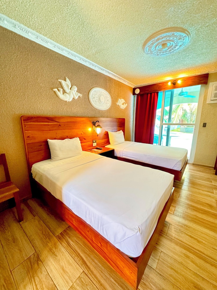 Superior Twin Room, Multiple Beds, Non Smoking, Pool View - Photo 12
