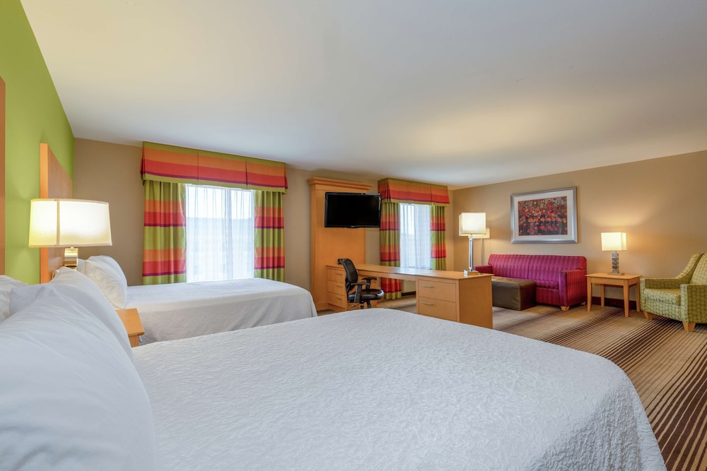 Suite, 2 Queen Beds, Non Smoking photo 2
