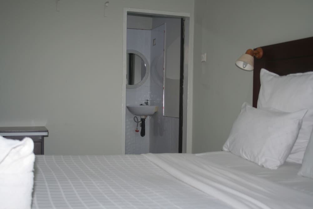 Basic Double Room Single Use, 2 Double Beds photo 1