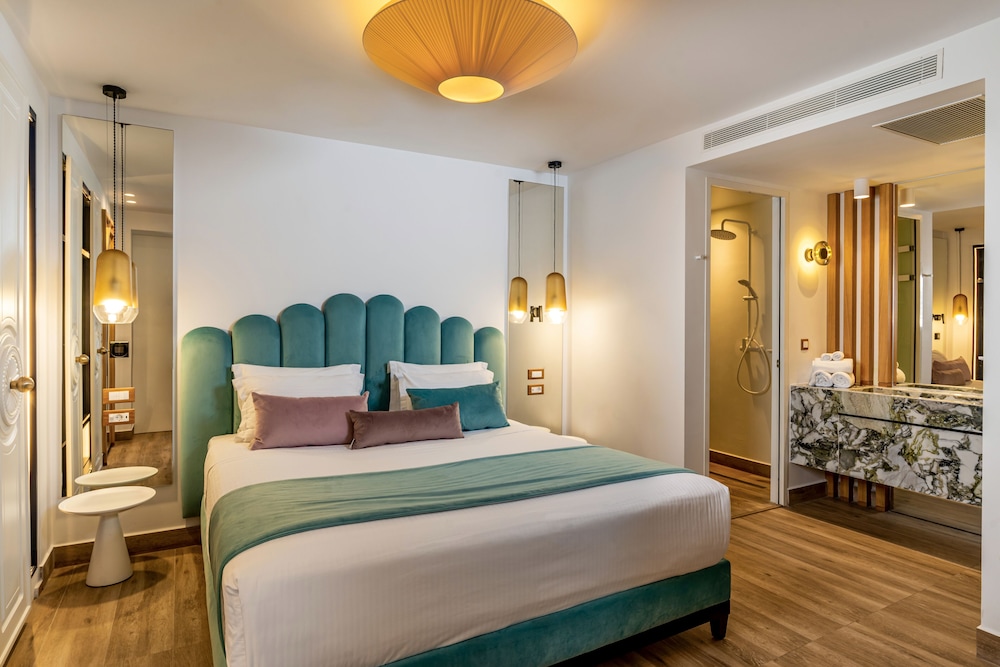 Senior Suite with Inner Courtyard View & Plunge Pool - Photo 2