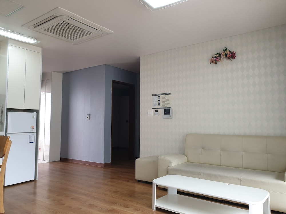 Family Room B (KRW10,000 surcharge for extra bedding) photo 1