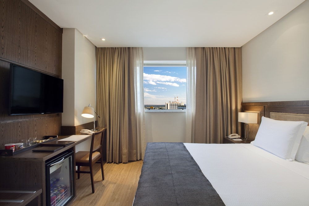 Executive Room, City View