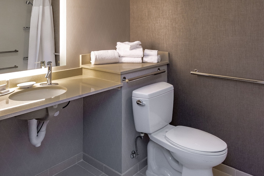 Suite, Multiple Beds - Photo 13