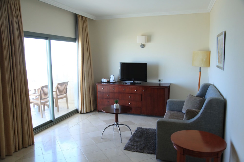 Deluxe Suite - Photo 8