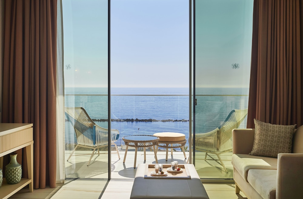 Honeymoon Suite, Sea View photo 3