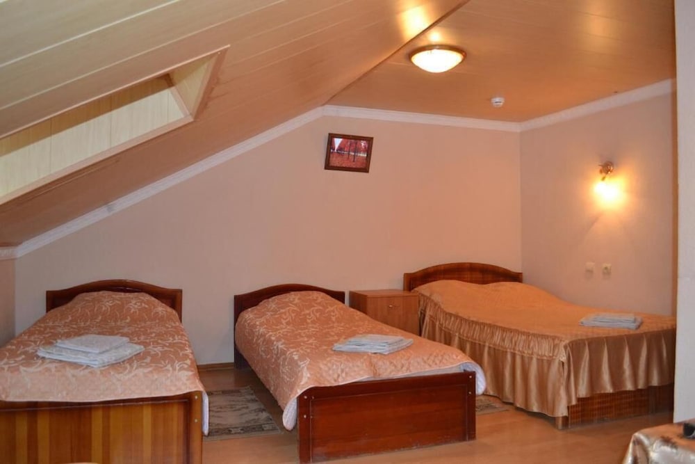 Economy Quadruple Room, Multiple Beds photo 1