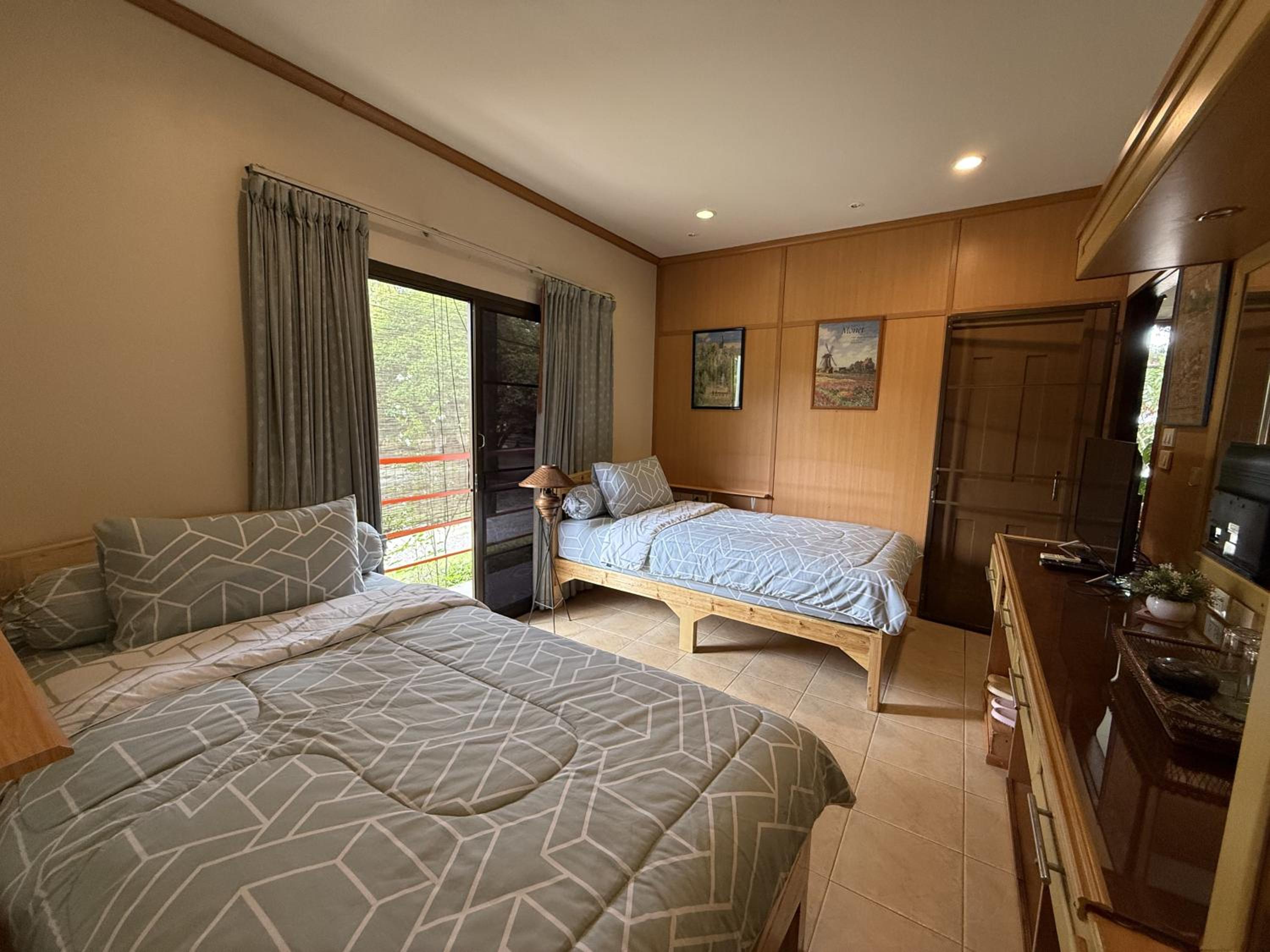 Deluxe Twin Room photo 3