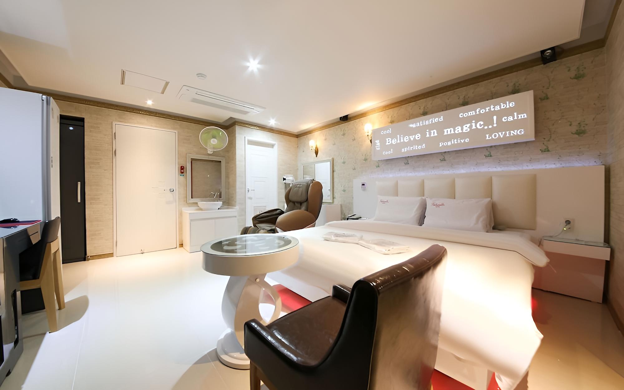 Room (Premium King Double (Styler Massage C) - Photo 2