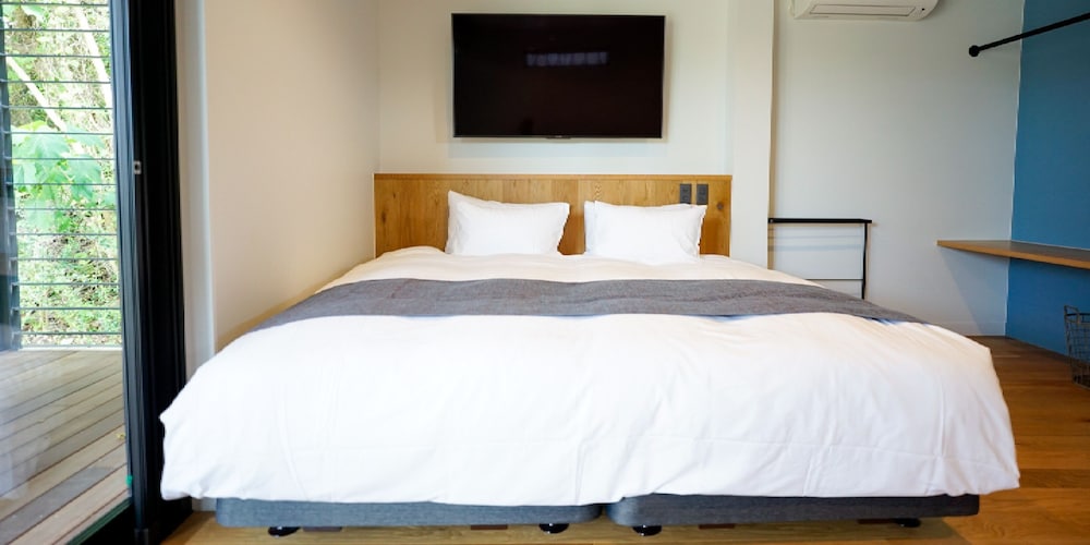 Basic Double Room, Non Smoking photo 2