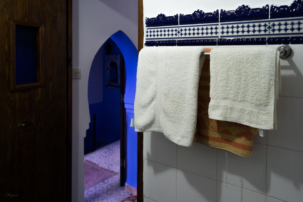 Standard Triple Room (Blue) - Photo 5