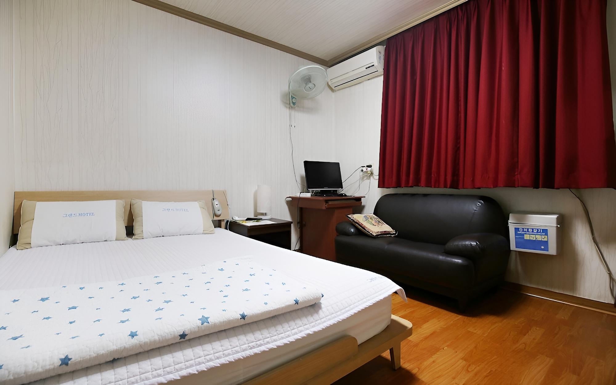 Room (No-smoking Room) photo 2