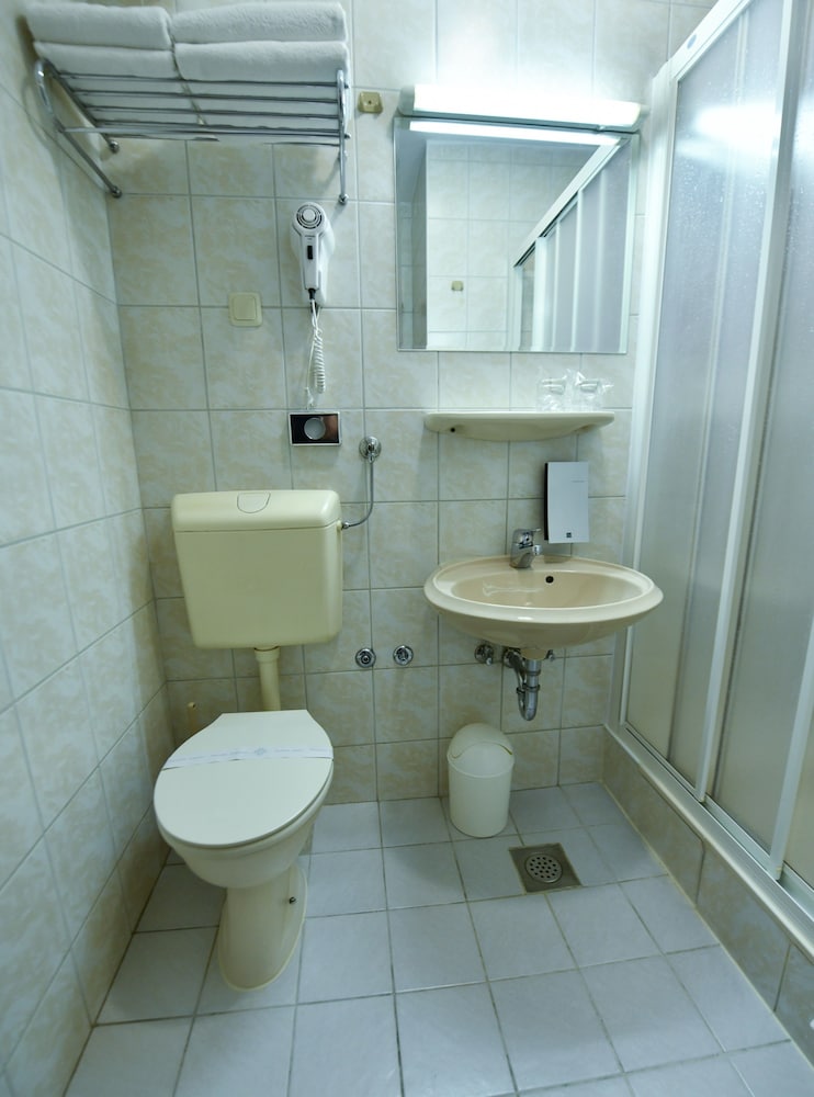 Standard Double or Twin Room, Balcony, Park View, photo 6